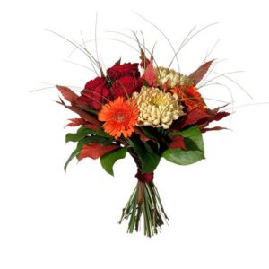 Bukett med storblommig krysantemum, rosor och germini i orange, rött, grönt och vitt. Blommografera buketten med ett bud från Interflora och gör någon glad!