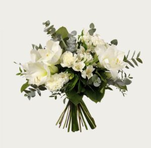 Nyårsbukett med vita amaryllis, vit alstroemeria och vita nejlikor. Blommografera din nyårshälsning via Interflora!